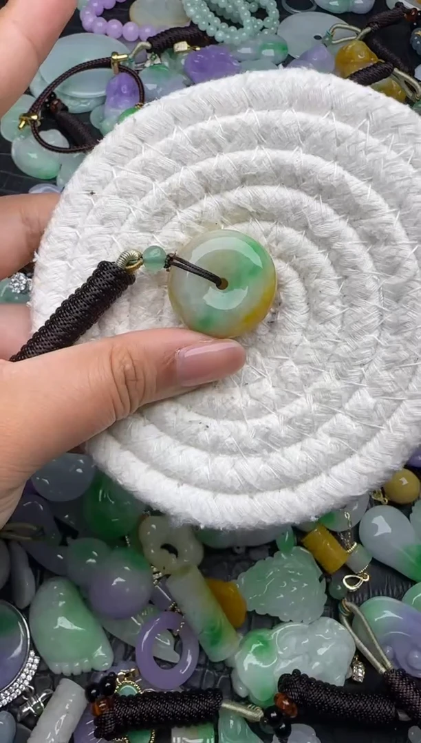 颈饰未镶嵌翡翠缅甸翡翠吊坠