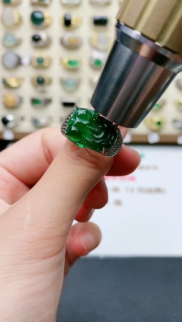 翡翠戒指银S925镶嵌天然翡翠男戒