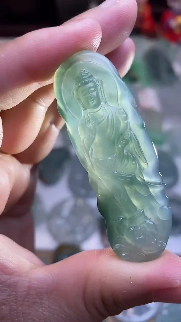 颈饰未镶嵌翡翠观音