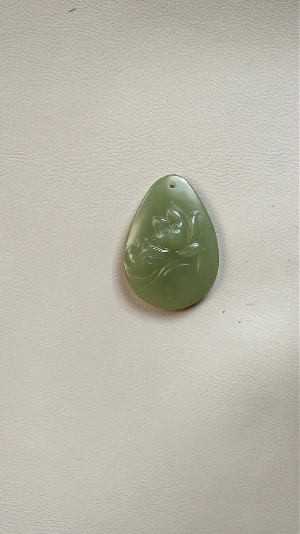 未镶嵌和田玉挂件荷花