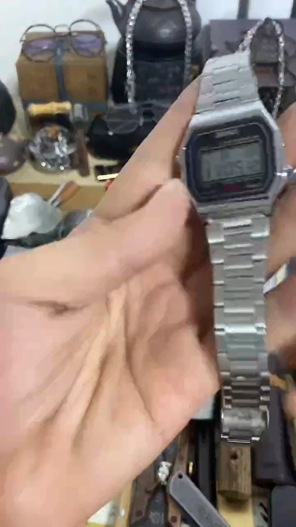 瓷片闪购商品  如图所示
