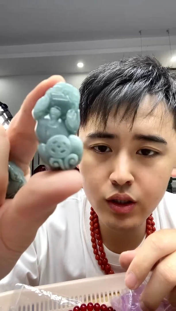 翡翠未镶嵌颈饰翡翠貔貅吊坠