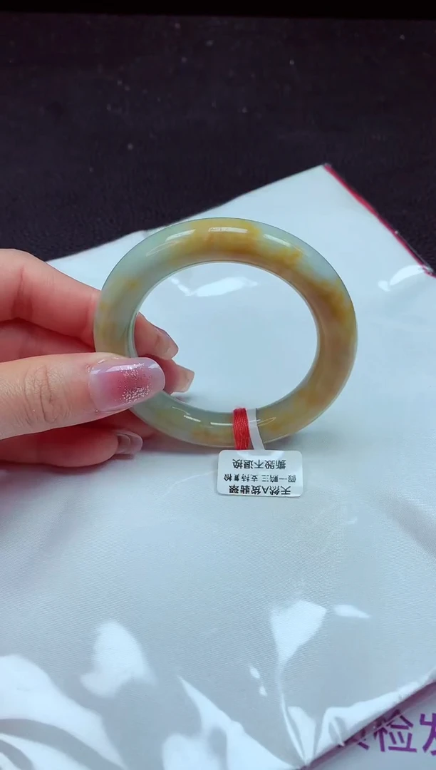 【闪购商品】翡翠手镯未镶嵌镯子51+