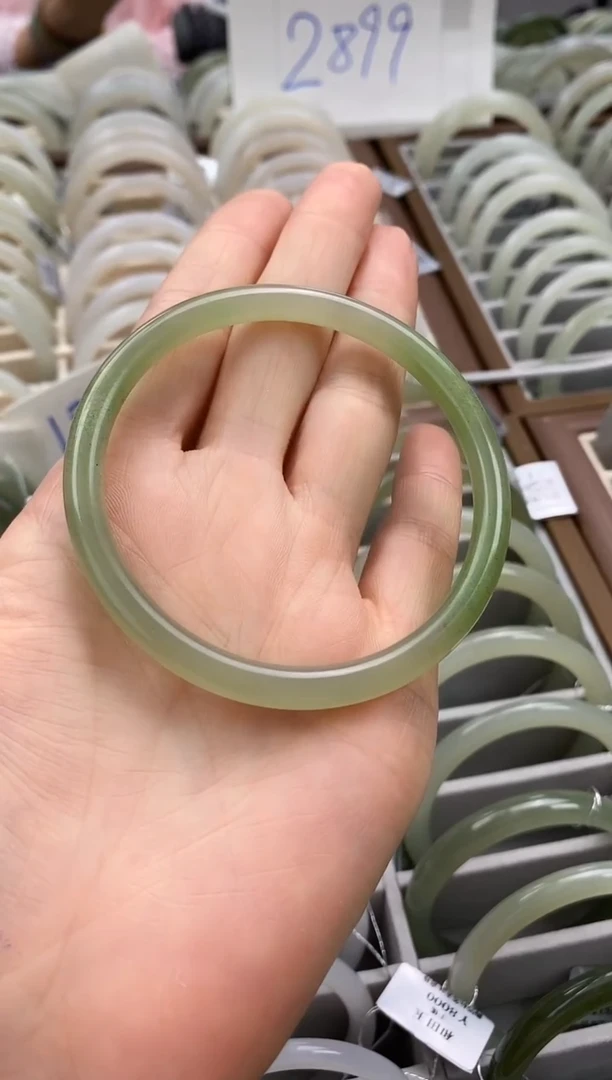 未镶嵌手链和田玉（翠青玉）美人条圈口60