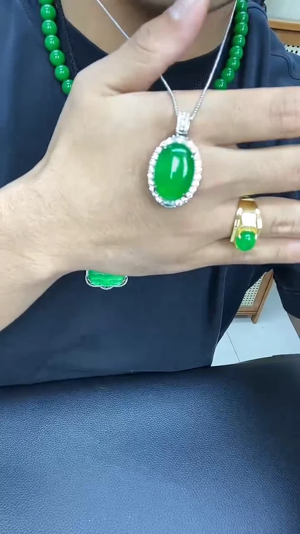吊坠(赠链)银S925镶嵌翡翠D33