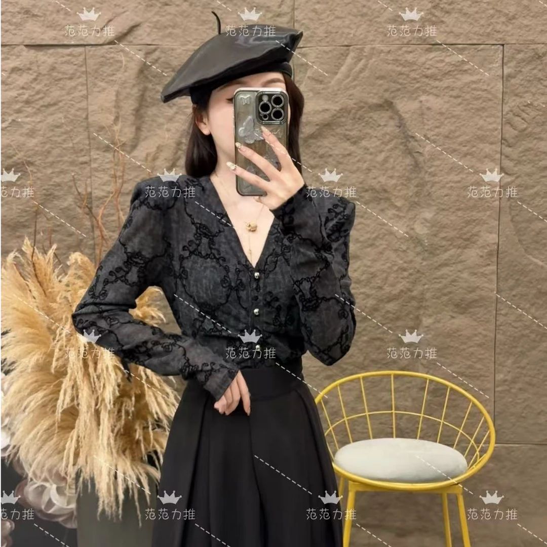 范范力推--2025秋季新款高级感修身百搭长袖上衣女碎花气质衬衫