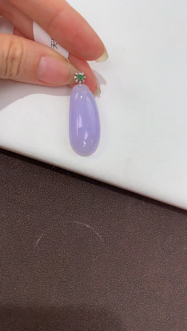 翡翠18K金镶嵌颈饰天然缅甸a货翡翠