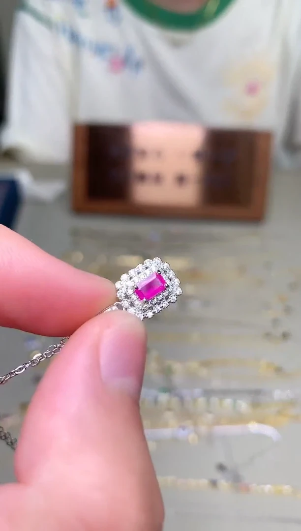 银S925镶嵌颈饰红宝石吊坠