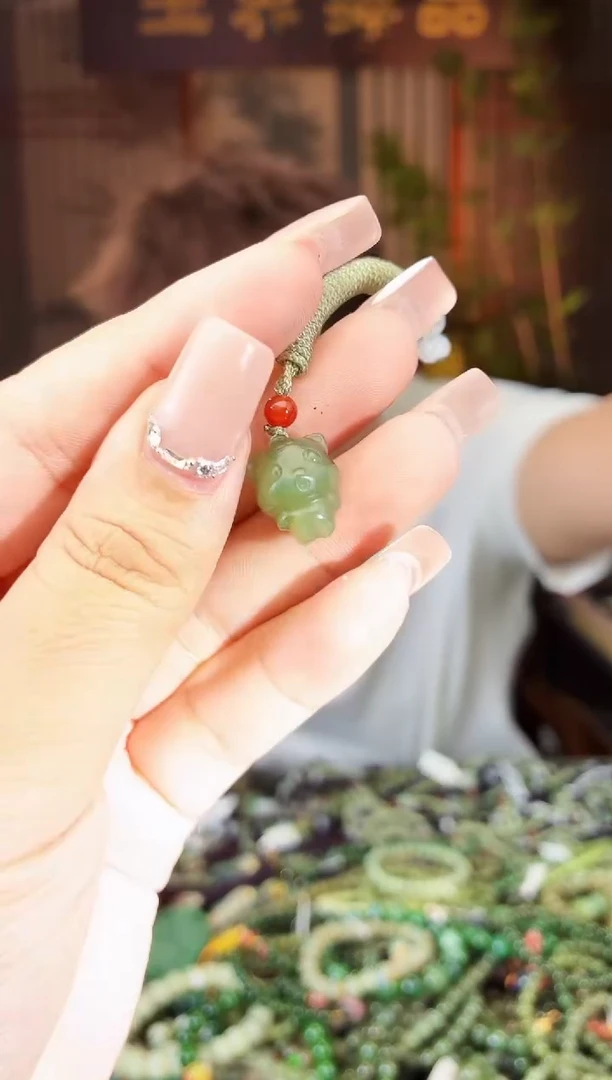 和田玉未镶嵌颈饰拍一发一