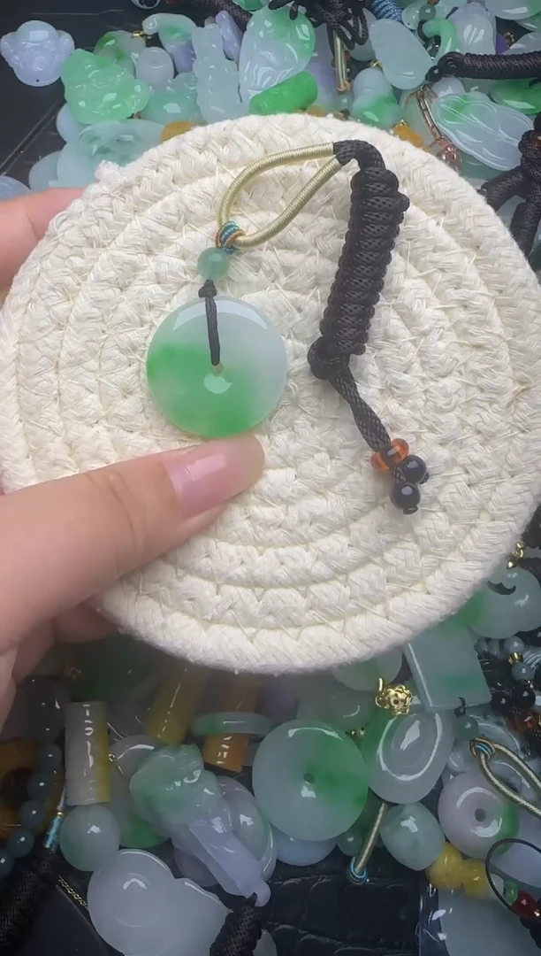 翡翠未镶嵌颈饰天然缅甸翡翠吊坠