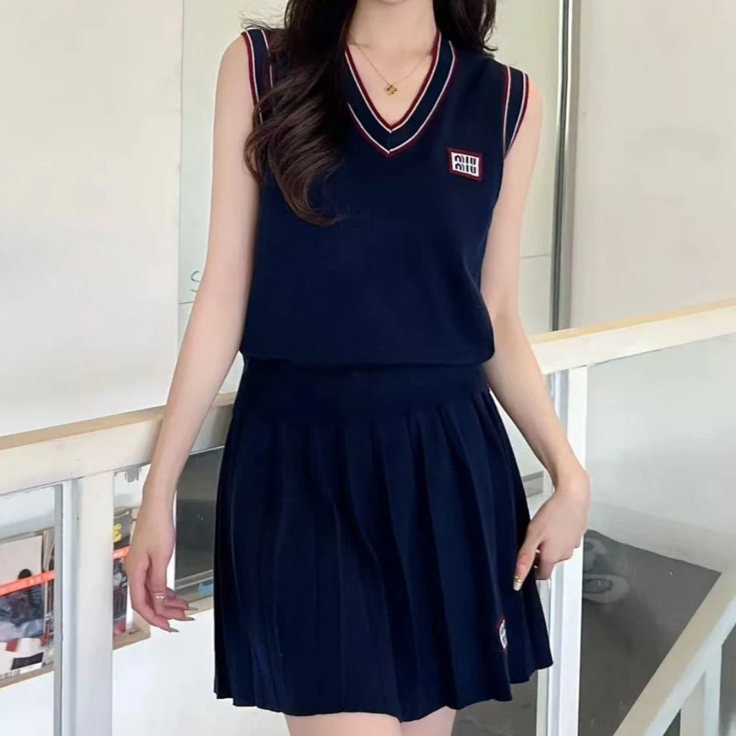 全新未使用 MIU MIU/缪缪 V领徽标针织背心/42