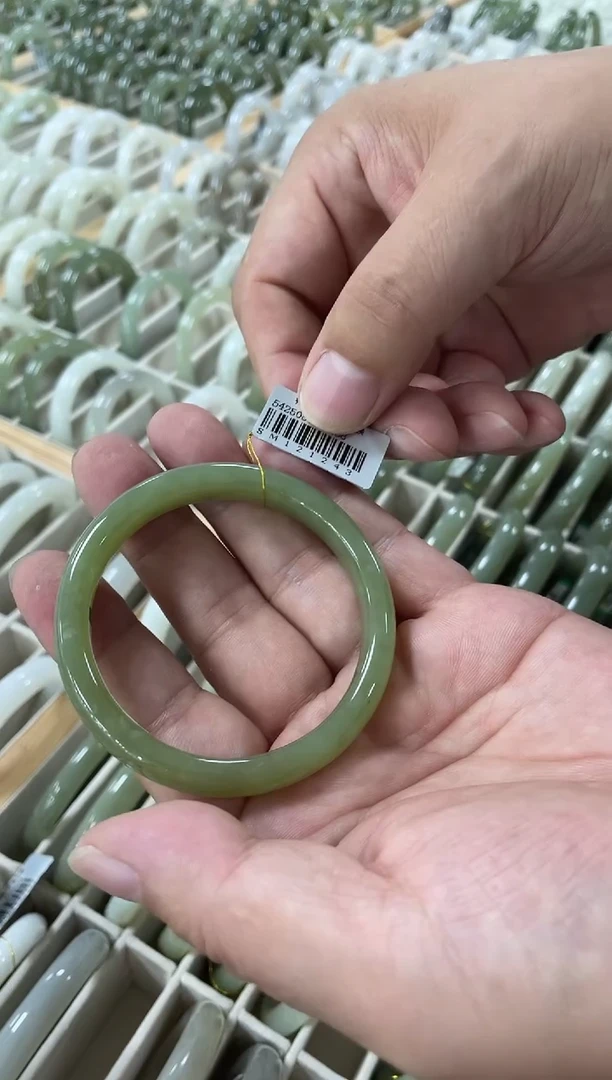 未镶嵌手镯和田玉56-57圈口 1243