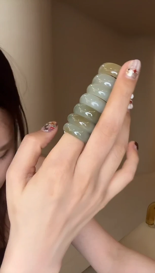 未镶嵌戒指和田玉14码糖青(轮胎)多样性发其一