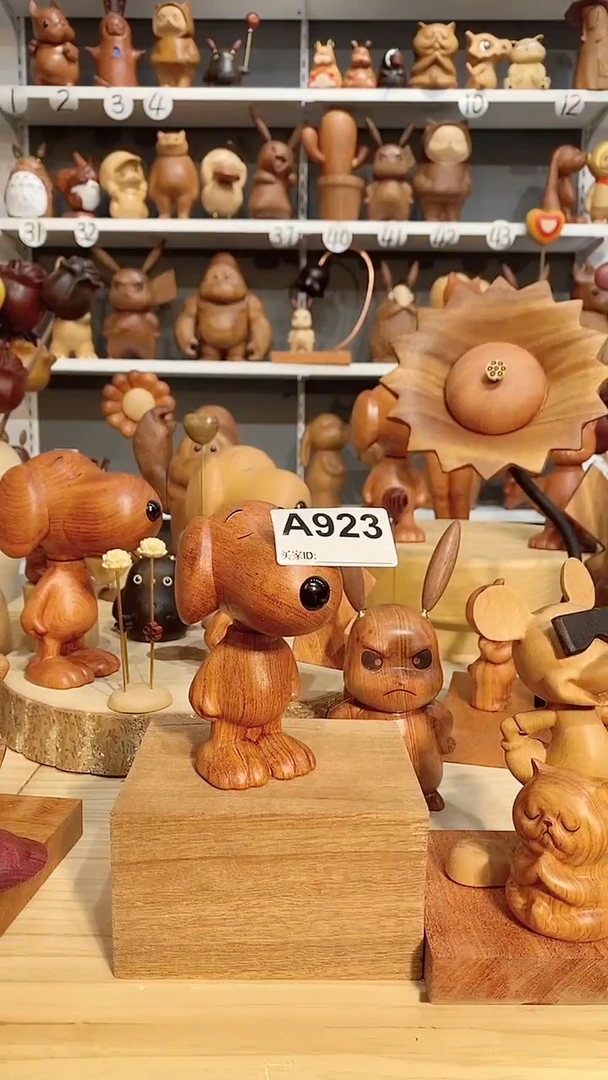 【闪购商品】木木雕摆件可爱卡通