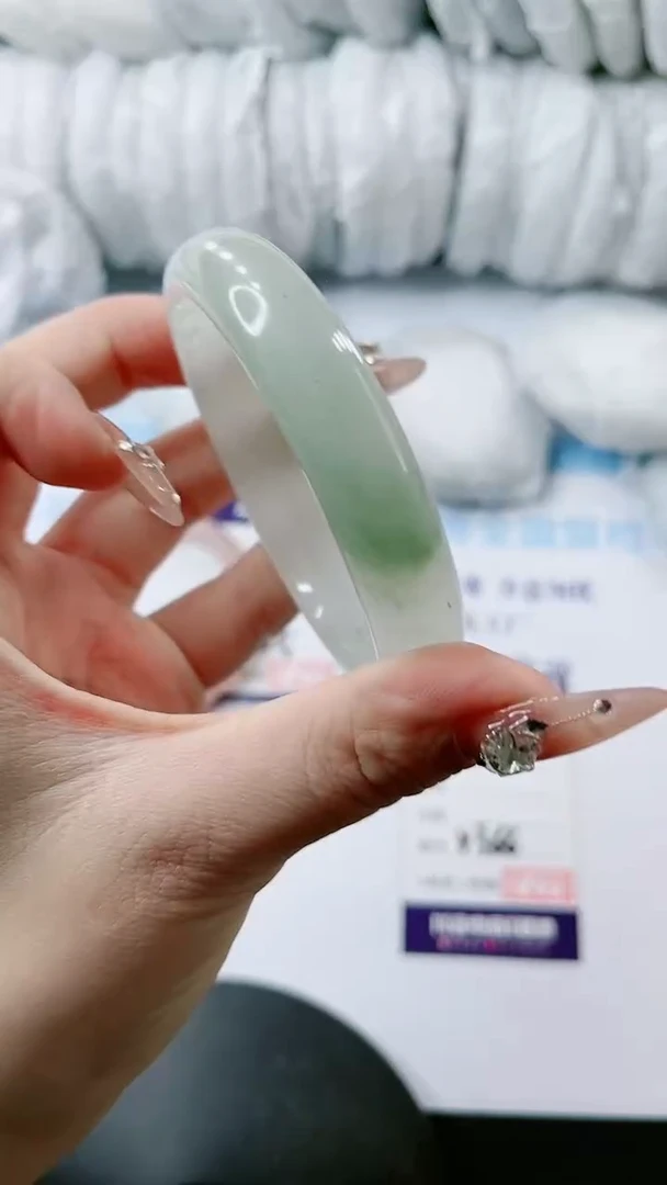 【闪购商品】石英质玉手镯未镶嵌多样性发货V366