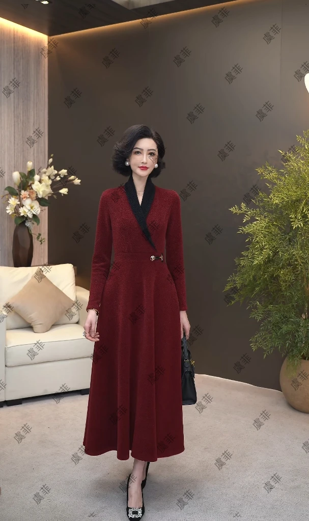 安可拉红色气质连衣裙2025年冬季新款细闪星空钻石绒长裙WF3152