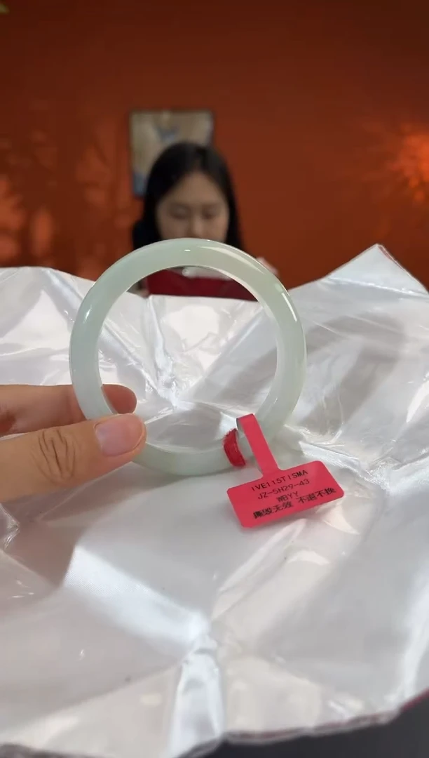 未镶嵌手镯翡翠7