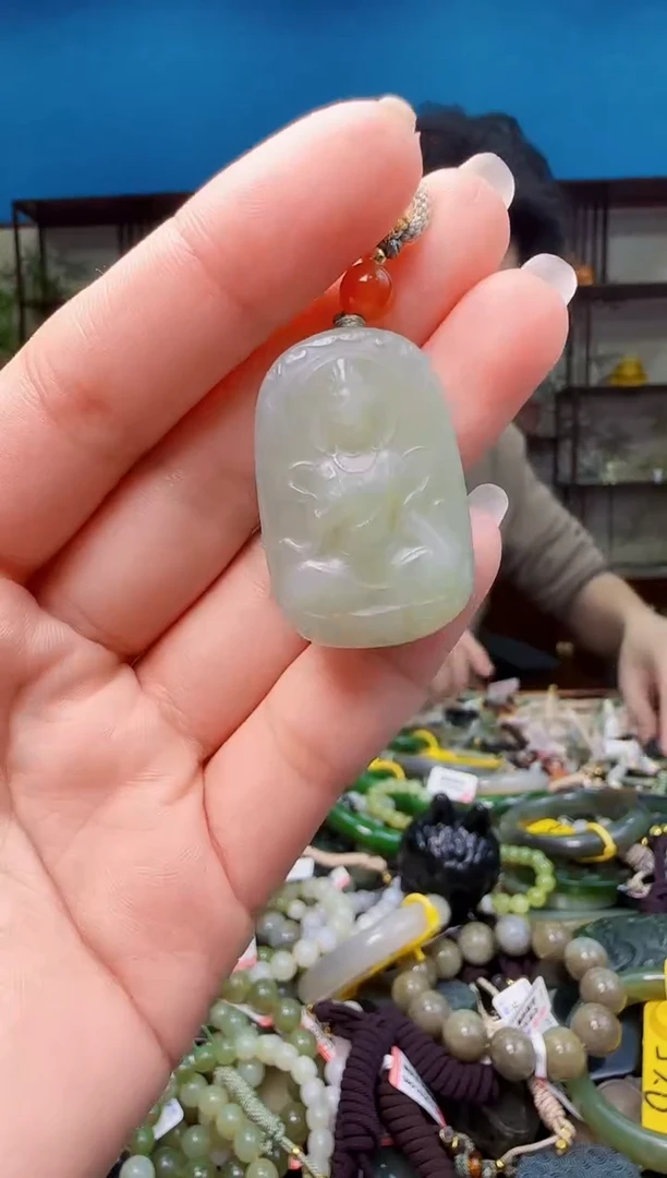 颈饰未镶嵌和田玉1