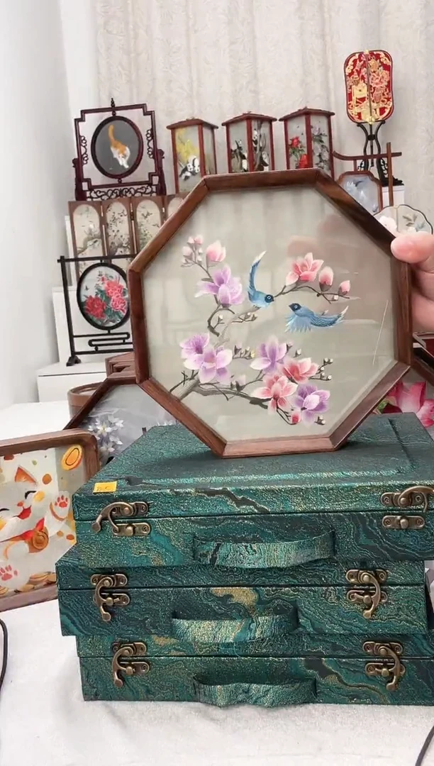 扇子苏绣作品手工摆台