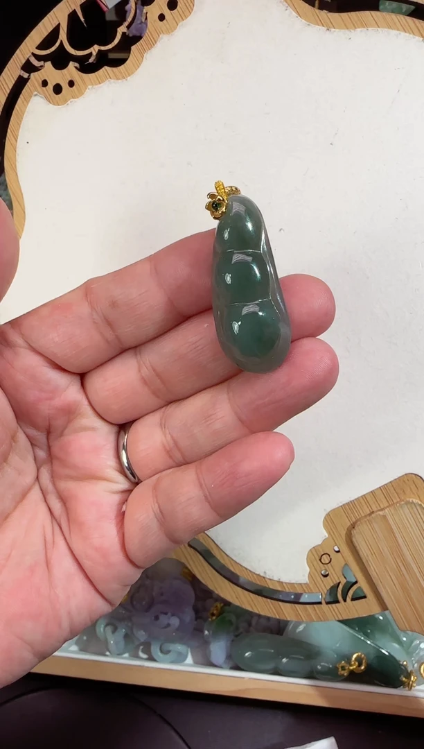 【闪购商品】翡翠颈饰未镶嵌拍照