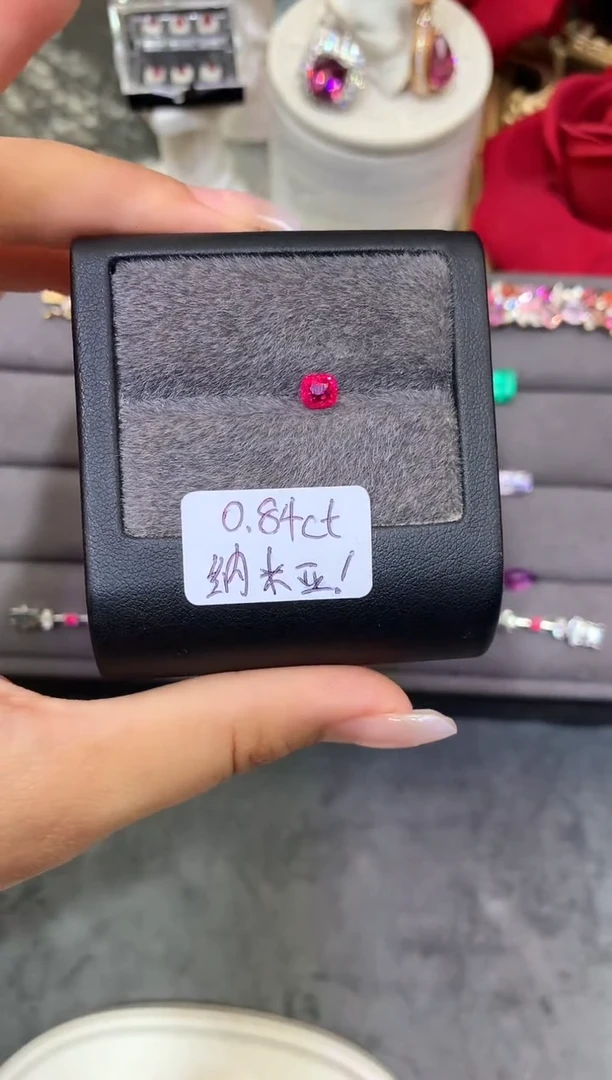 未镶嵌裸石定制尖晶石凉*枕型 纳米亚绝地武士 0.84ct