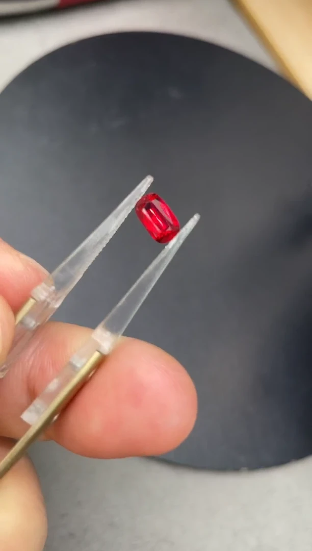 裸石尖晶石1.05克拉缅甸