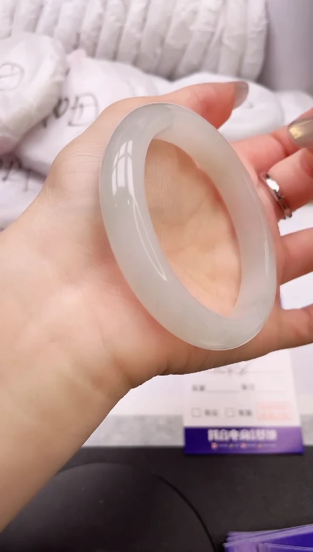 【闪购商品】石英质玉手镯未镶嵌19L171-54