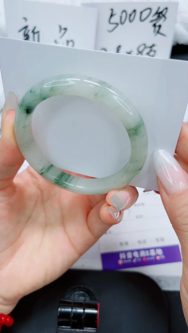 石英质玉手镯未镶嵌19/