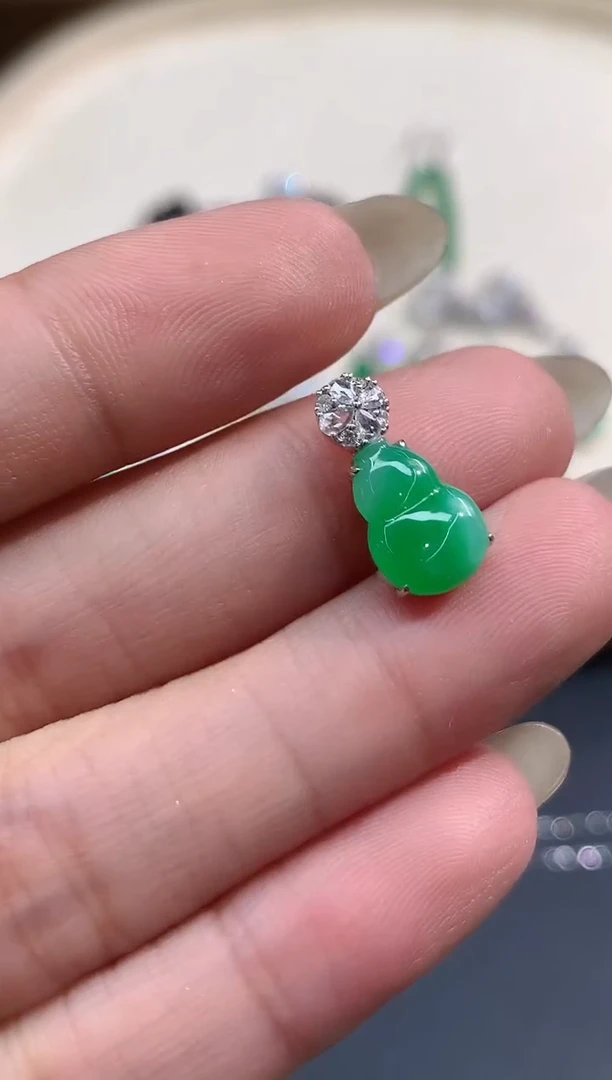 吊坠(不含链)18K金镶嵌翡翠E348|1800