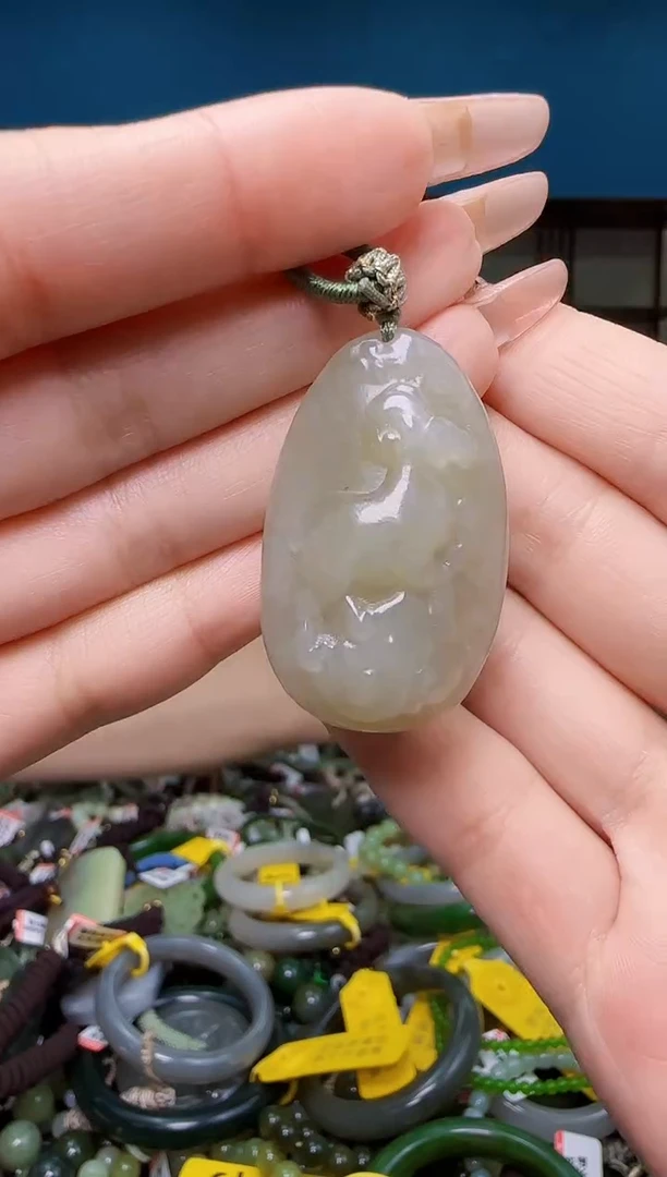 颈饰未镶嵌和田玉1