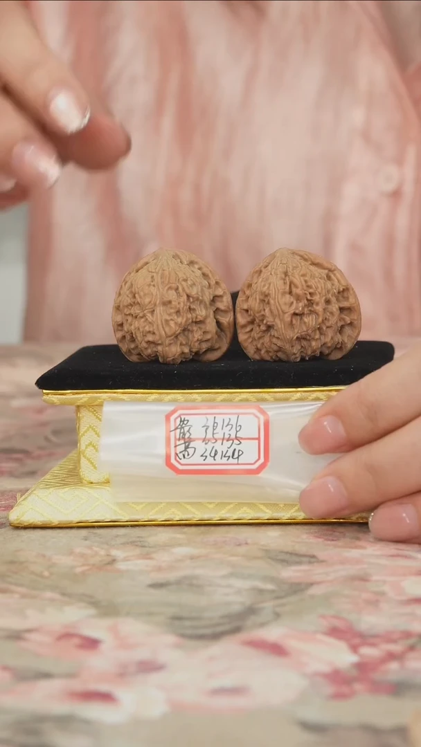 把件文玩核桃密纹狮子头