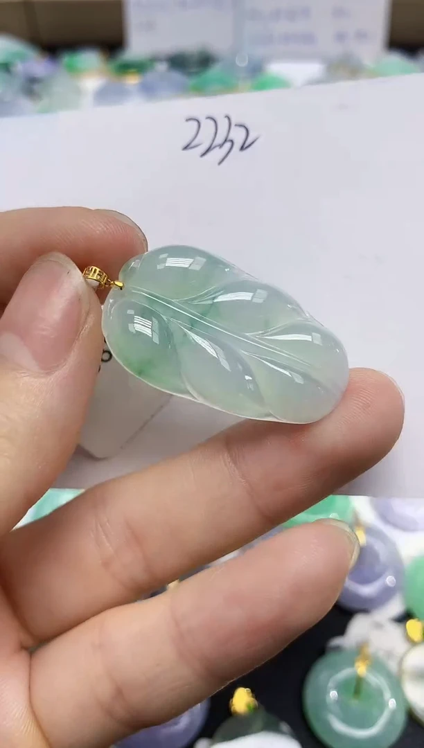翡翠18K金镶嵌颈饰天然缅甸翡翠A货