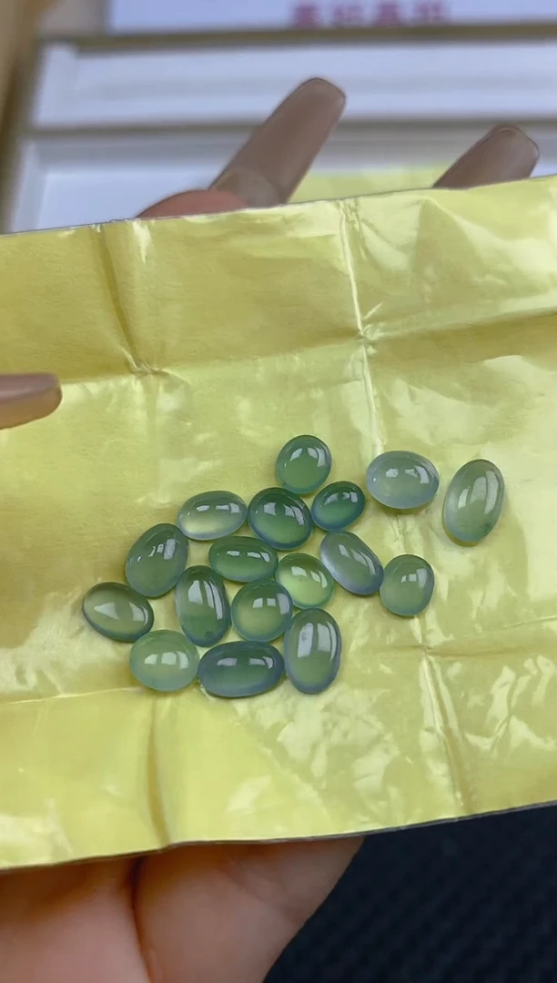 定制翡翠未镶嵌天然翡翠蛋面40