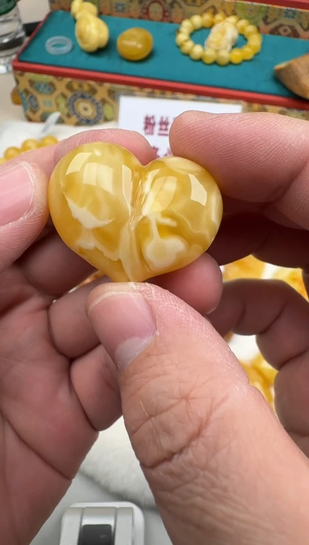 琥珀未镶嵌珠宝奇石妖花屁桃HZ170