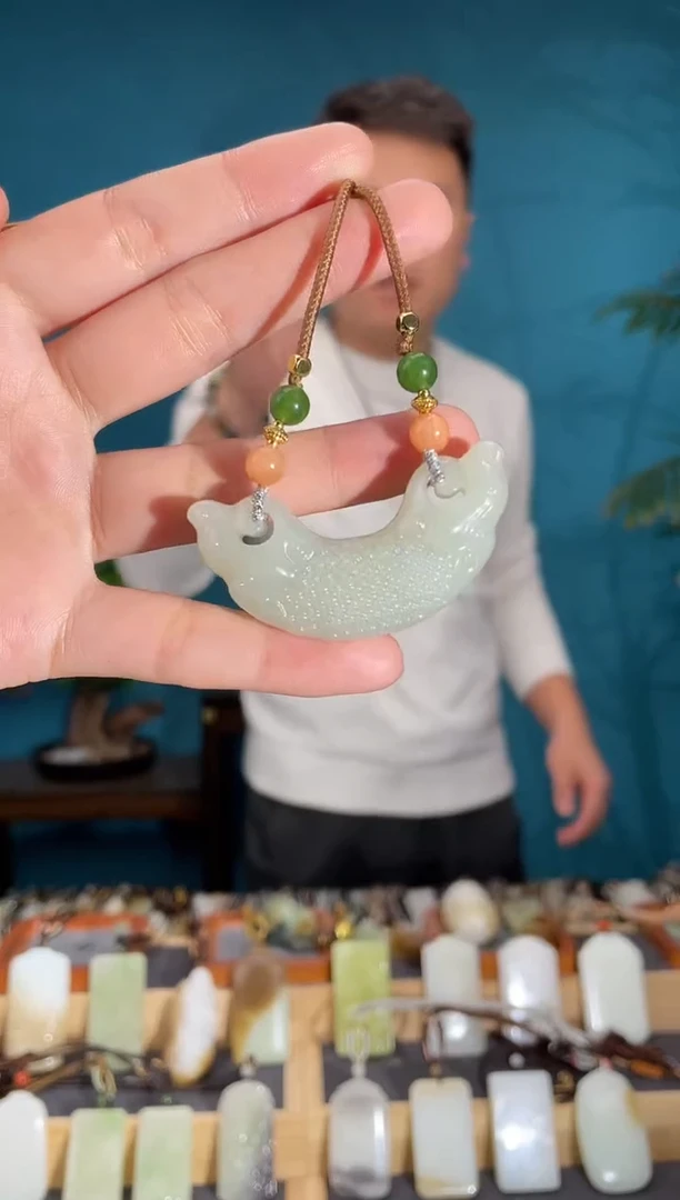 颈饰未镶嵌和田玉1