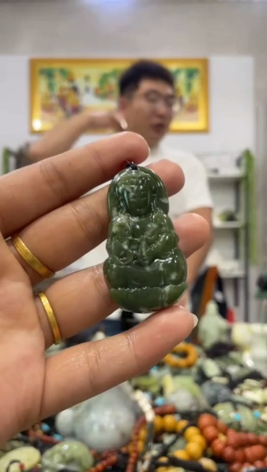 未镶嵌岫玉吊坠