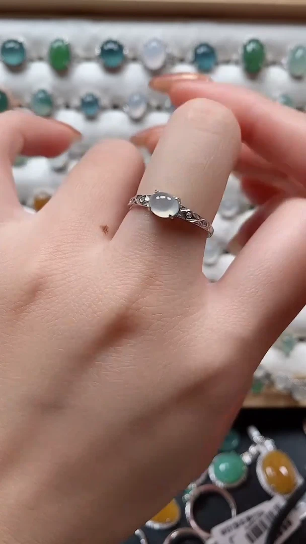 【闪购商品】翡翠戒指银S925镶嵌一物一证一礼盒