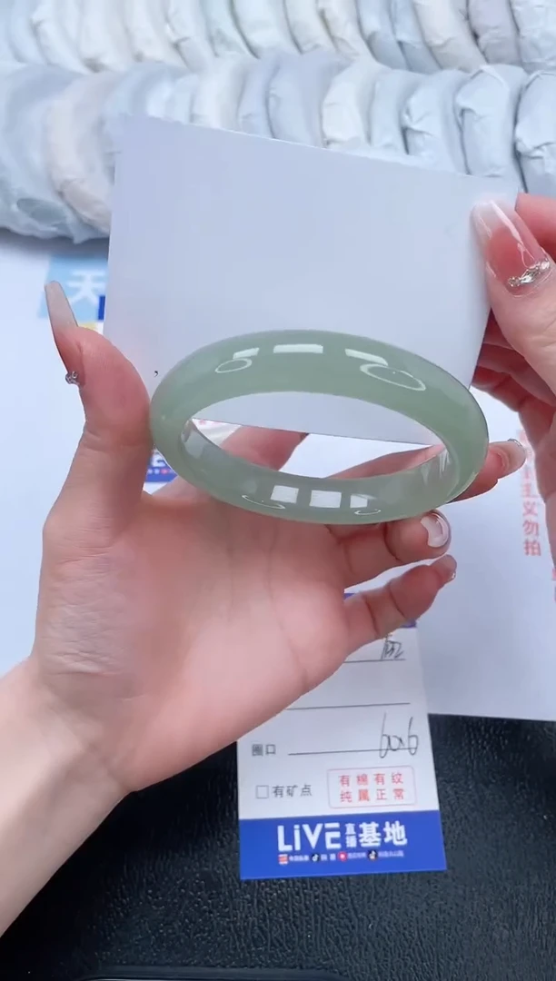 【闪购商品】石英质玉手镯未镶嵌T132-60.6