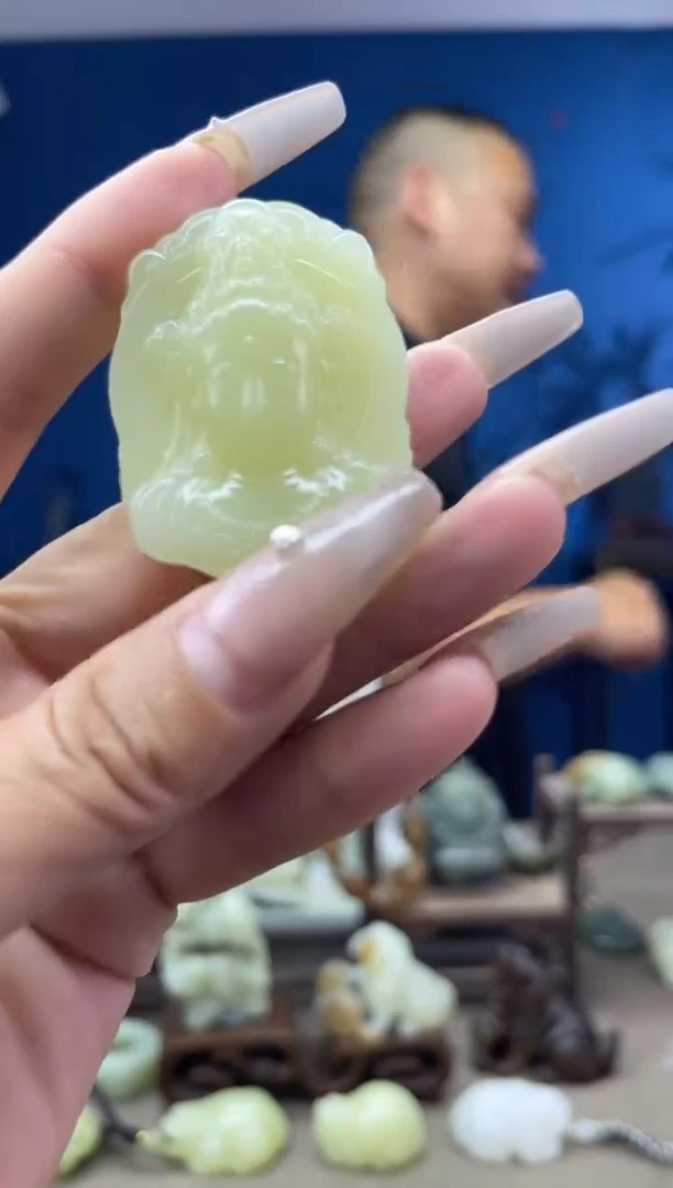 颈饰未镶嵌和田玉1