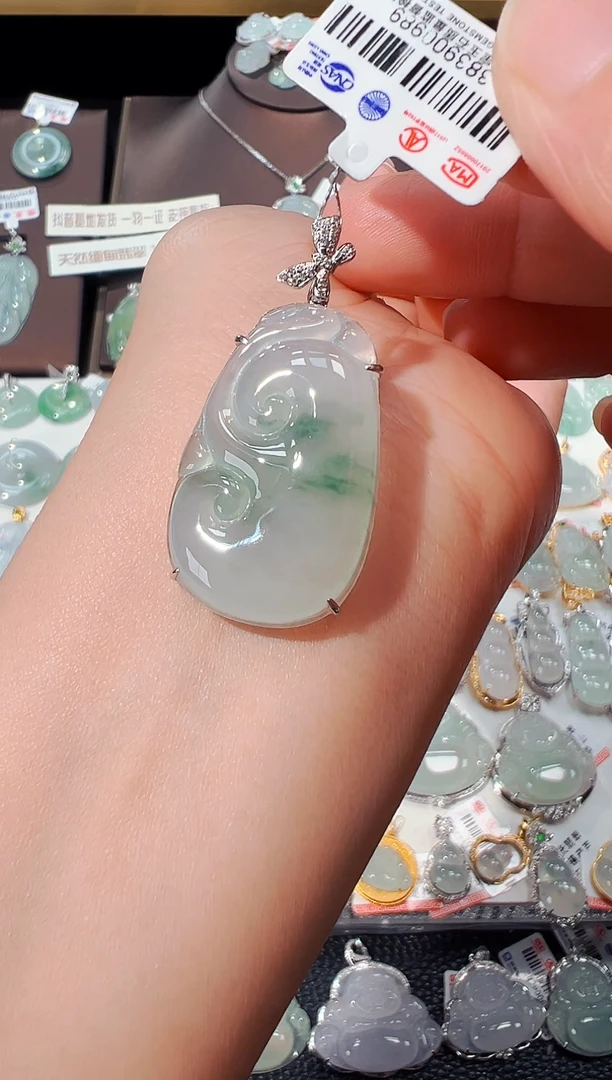 【闪购商品】翡翠吊坠(不含链)18K金镶嵌如意吊坠989