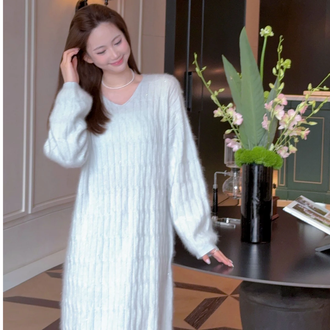 “属于冬天的白月光”银闪亮片柔暖蓬松 高克重山羊绒连衣裙520g