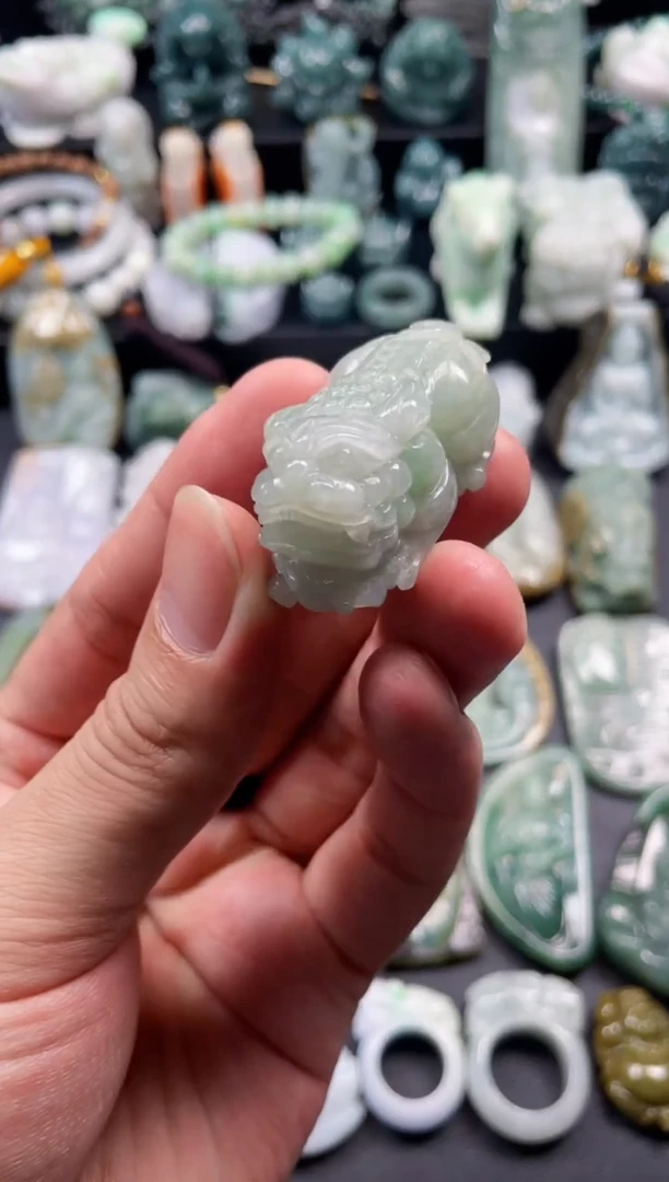 颈饰未镶嵌翡翠30  天然翡翠a货  貔貅