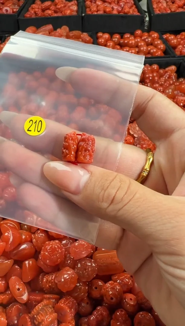 颈饰未镶嵌南红玛瑙1