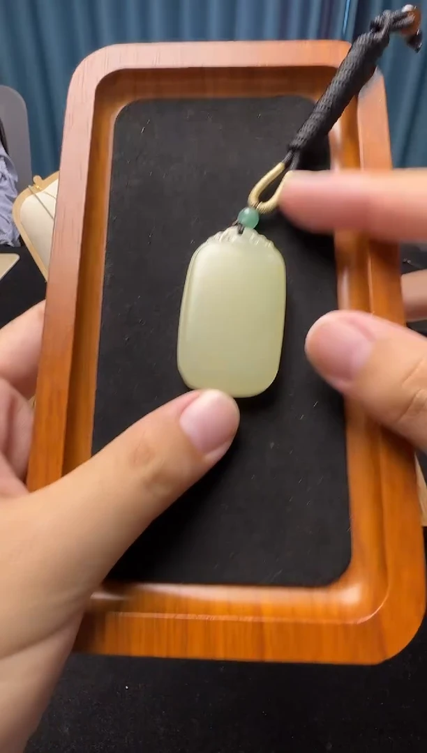 颈饰未镶嵌和田玉无事牌