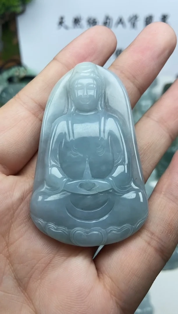 翡翠未镶嵌颈饰素衣观音