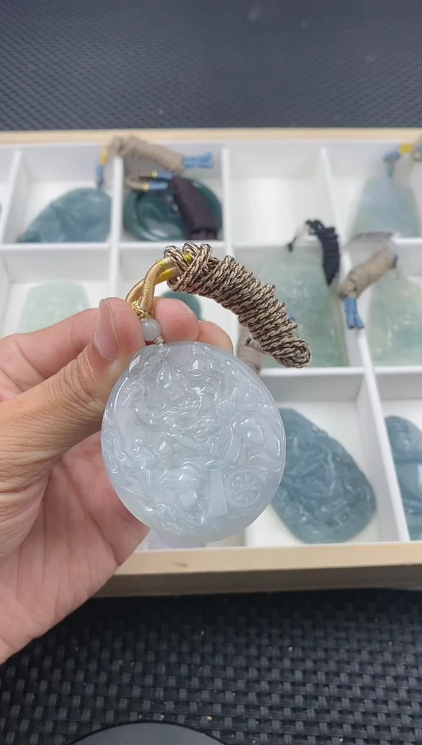 翡翠未镶嵌颈饰
