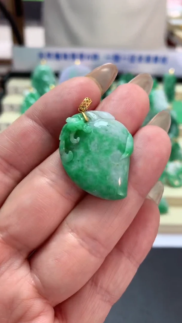 【闪购商品】翡翠吊坠(不含链)18K金镶嵌挂件