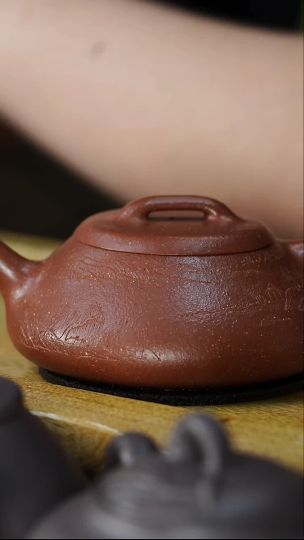 工堂直营精工半手紫砂壶