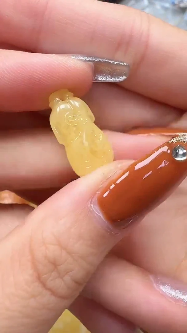 裸石琥珀未镶嵌如图