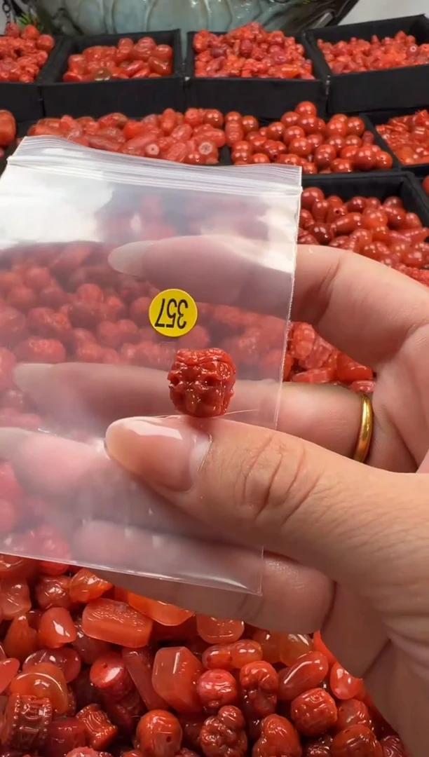 颈饰未镶嵌南红玛瑙1